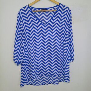 Kiara X-Large Chevron Print V-Neck Blouse-Roll Tab Sleeve-Hi Low Hem-Nautical